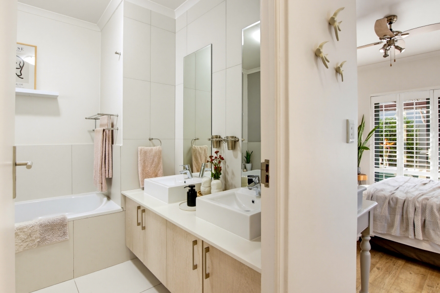 3 Bedroom Property for Sale in Aan de Wijnlanden Western Cape